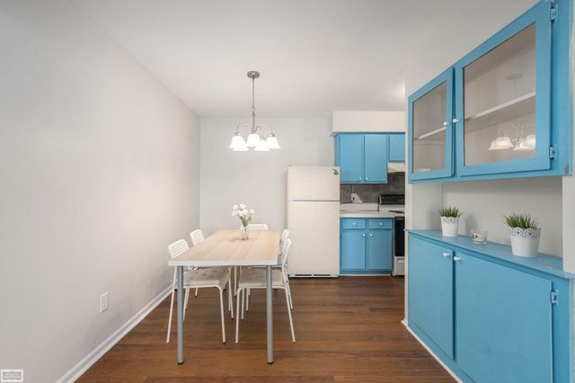 29200 Gloede Street, Warren, MI 48088