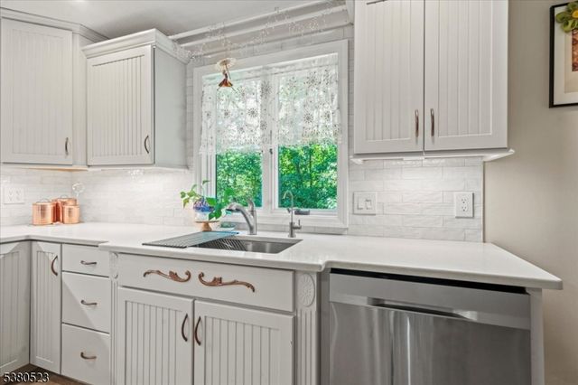 7 Laurel Ave, Frankford Twp., NJ 07826