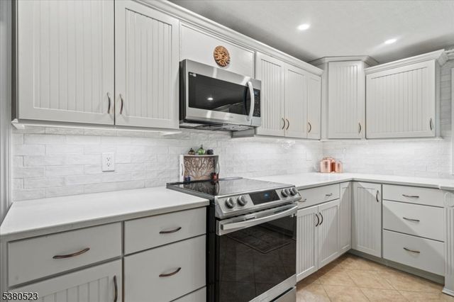 7 Laurel Ave, Frankford Twp., NJ 07826