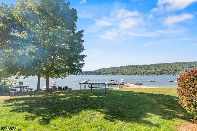 7 Laurel Ave, Frankford Twp., NJ 07826