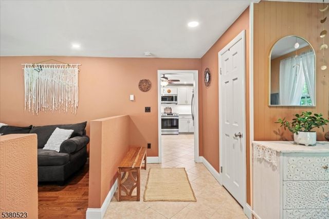 7 Laurel Ave, Frankford Twp., NJ 07826