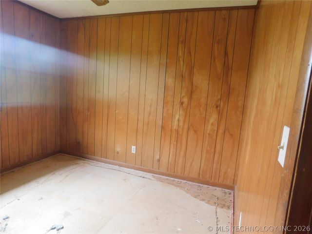 700 E Ozark Street, Morris, OK 74445