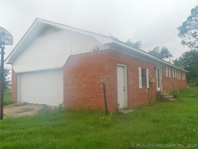700 E Ozark Street, Morris, OK 74445