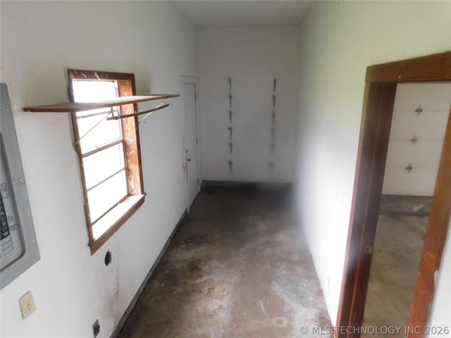 700 E Ozark Street, Morris, OK 74445
