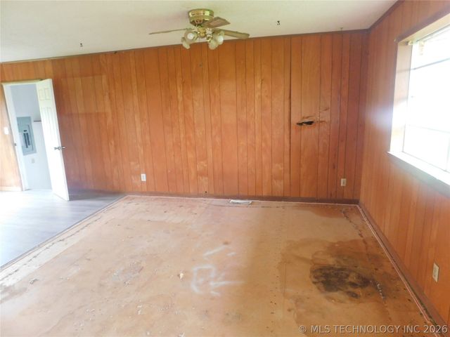 700 E Ozark Street, Morris, OK 74445
