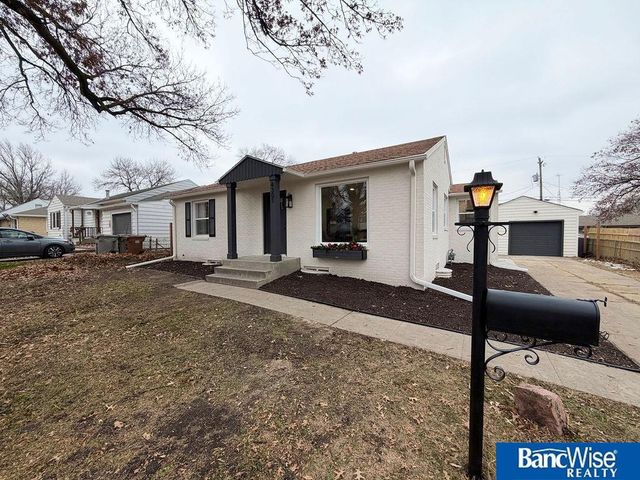4301 Mohawk Street, Lincoln, NE 68510