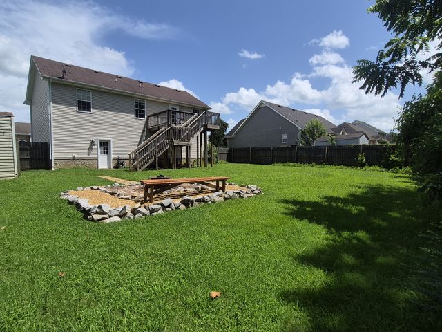 1401 Mutual Dr, Clarksville, TN 37042