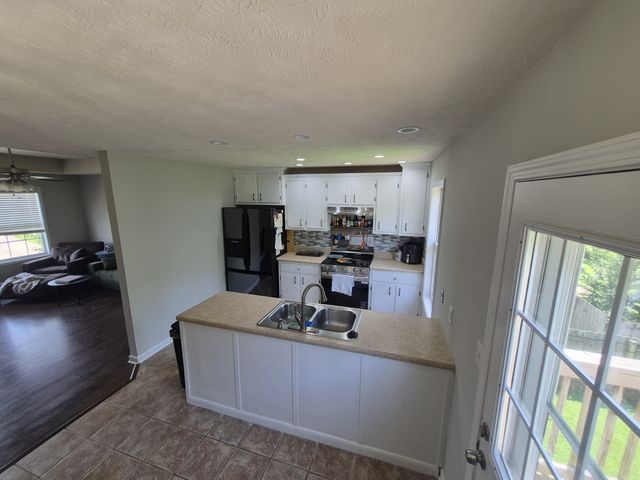 1401 Mutual Dr, Clarksville, TN 37042