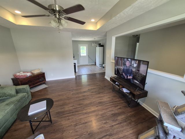 1401 Mutual Dr, Clarksville, TN 37042