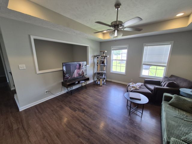 1401 Mutual Dr, Clarksville, TN 37042
