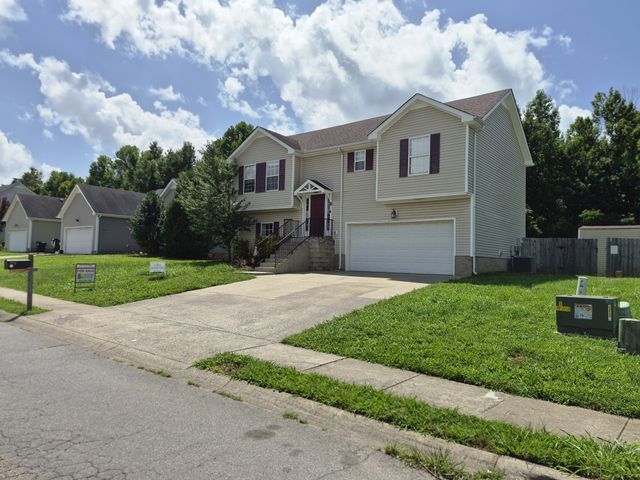 1401 Mutual Dr, Clarksville, TN 37042