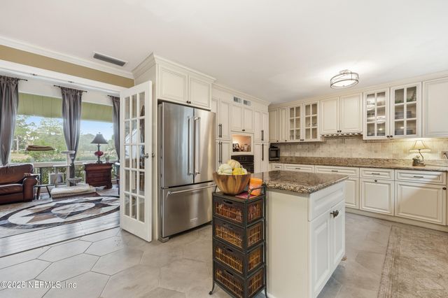 10052 GOLF CLUB Drive, Jacksonville, FL 32256