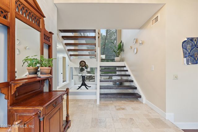 10052 GOLF CLUB Drive, Jacksonville, FL 32256