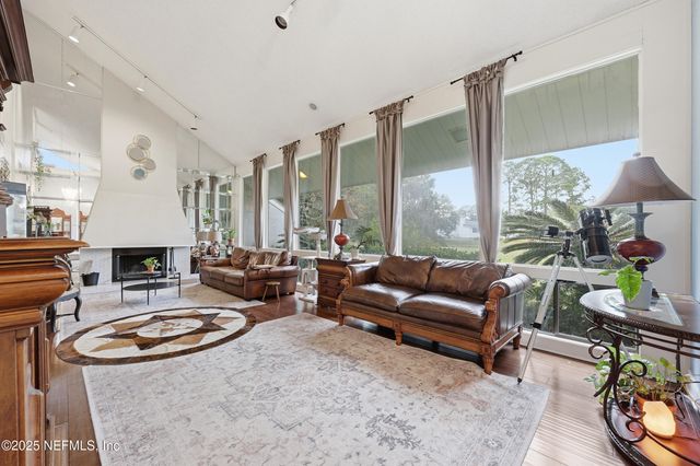 10052 GOLF CLUB Drive, Jacksonville, FL 32256