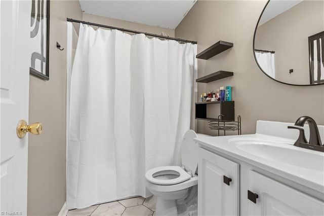 3389 Tinley Park Drive, Winston-salem, NC 27107