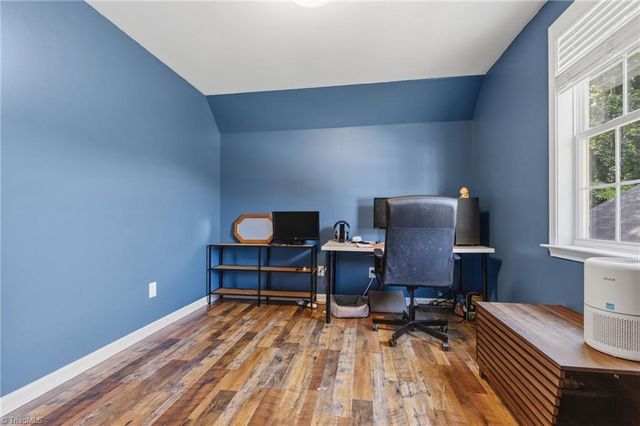 3389 Tinley Park Drive, Winston-salem, NC 27107