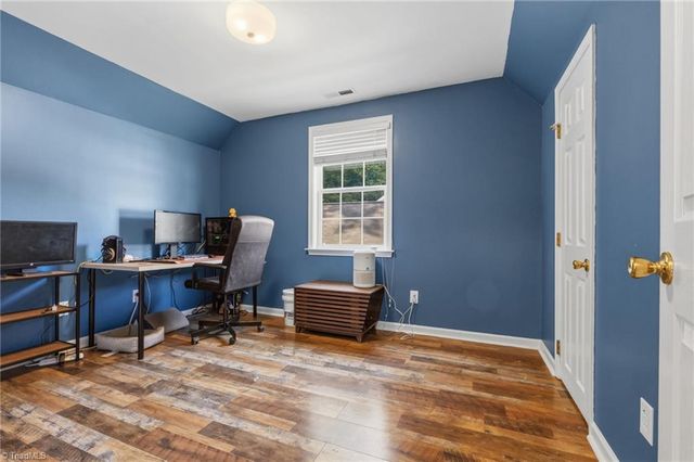 3389 Tinley Park Drive, Winston-salem, NC 27107
