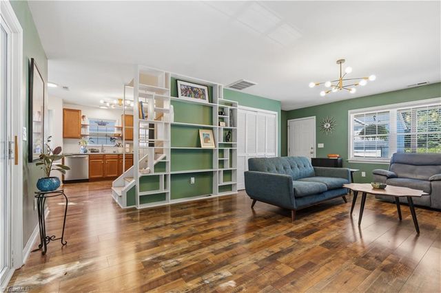 3389 Tinley Park Drive, Winston-salem, NC 27107