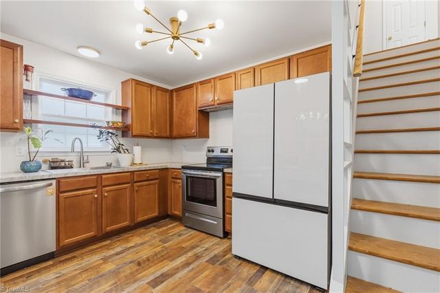 3389 Tinley Park Drive, Winston-salem, NC 27107