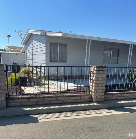 400 E Roberts Lane 68, Bakersfield, CA 93308