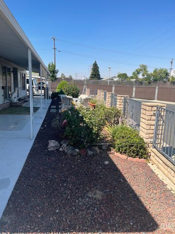 400 E Roberts Lane 68, Bakersfield, CA 93308