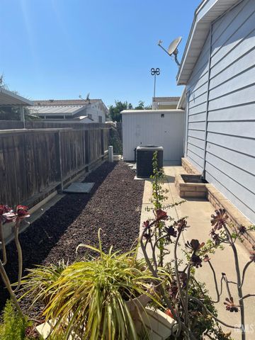 400 E Roberts Lane 68, Bakersfield, CA 93308