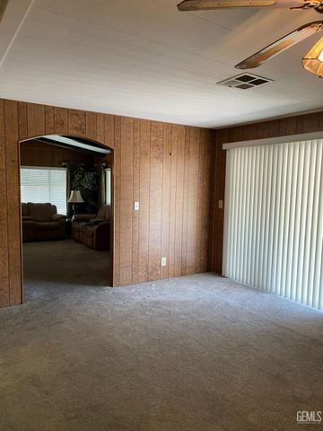 400 E Roberts Lane 68, Bakersfield, CA 93308