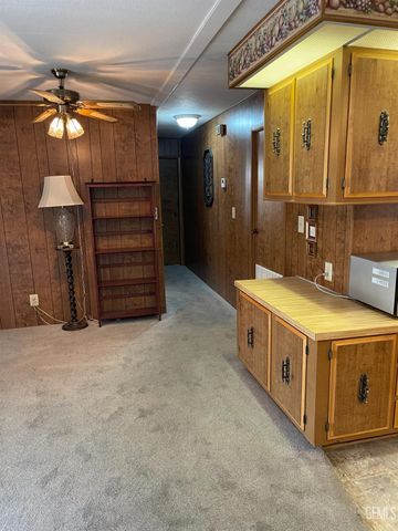 400 E Roberts Lane 68, Bakersfield, CA 93308