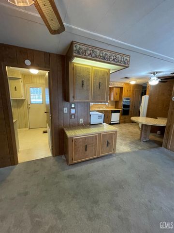 400 E Roberts Lane 68, Bakersfield, CA 93308