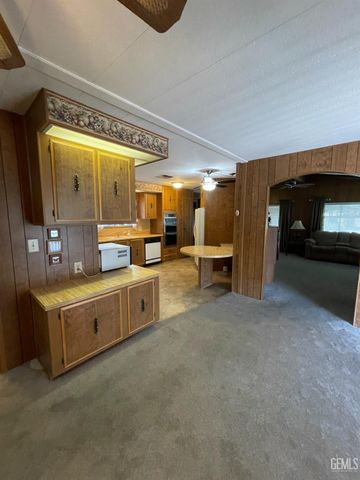 400 E Roberts Lane 68, Bakersfield, CA 93308