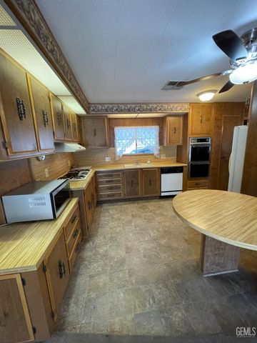 400 E Roberts Lane 68, Bakersfield, CA 93308