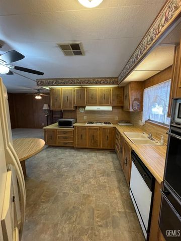 400 E Roberts Lane 68, Bakersfield, CA 93308