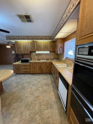 400 E Roberts Lane 68, Bakersfield, CA 93308