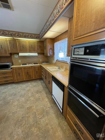 400 E Roberts Lane 68, Bakersfield, CA 93308