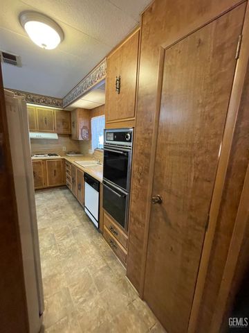 400 E Roberts Lane 68, Bakersfield, CA 93308