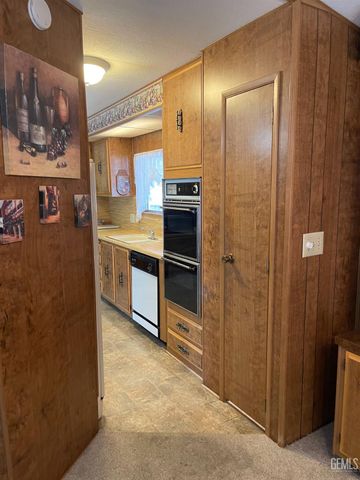 400 E Roberts Lane 68, Bakersfield, CA 93308