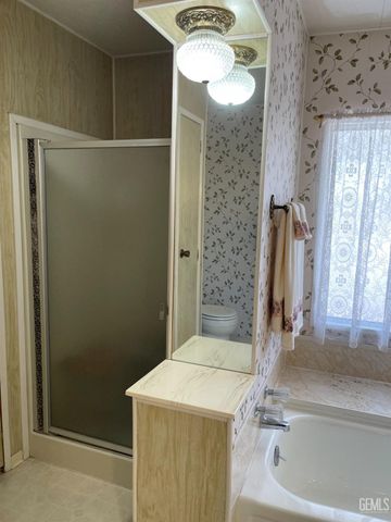 400 E Roberts Lane 68, Bakersfield, CA 93308