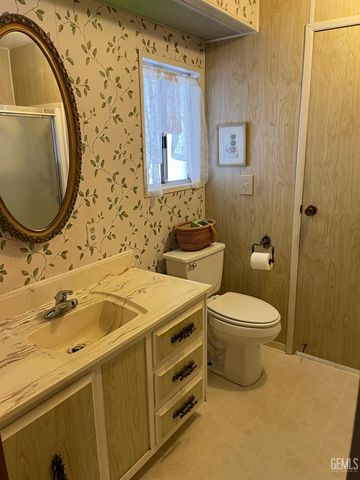 400 E Roberts Lane 68, Bakersfield, CA 93308