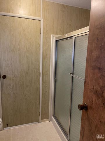 400 E Roberts Lane 68, Bakersfield, CA 93308