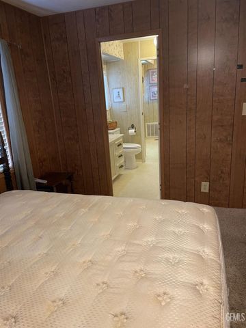 400 E Roberts Lane 68, Bakersfield, CA 93308