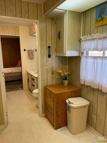 400 E Roberts Lane 68, Bakersfield, CA 93308