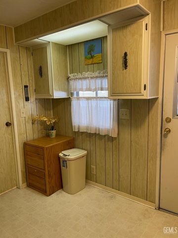 400 E Roberts Lane 68, Bakersfield, CA 93308