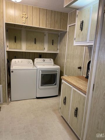 400 E Roberts Lane 68, Bakersfield, CA 93308