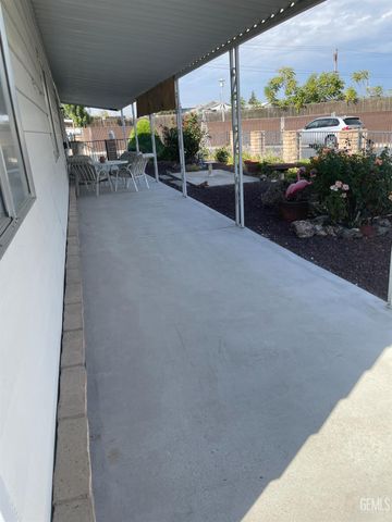 400 E Roberts Lane 68, Bakersfield, CA 93308