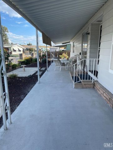 400 E Roberts Lane 68, Bakersfield, CA 93308