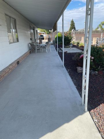 400 E Roberts Lane 68, Bakersfield, CA 93308