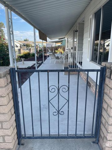 400 E Roberts Lane 68, Bakersfield, CA 93308