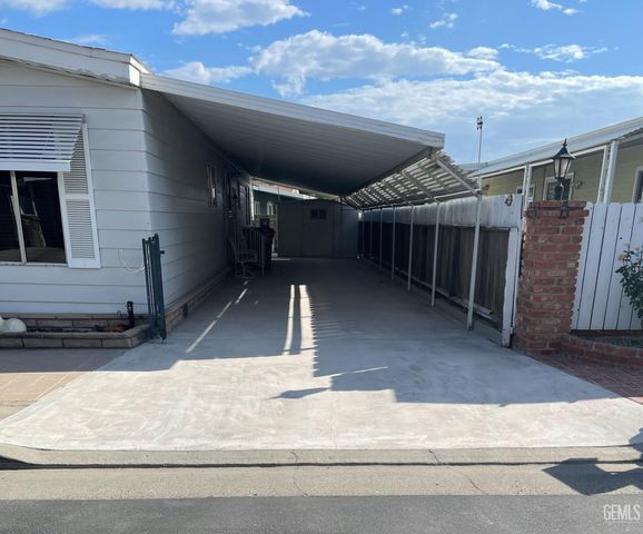 400 E Roberts Lane 68, Bakersfield, CA 93308