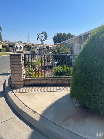 400 E Roberts Lane 68, Bakersfield, CA 93308