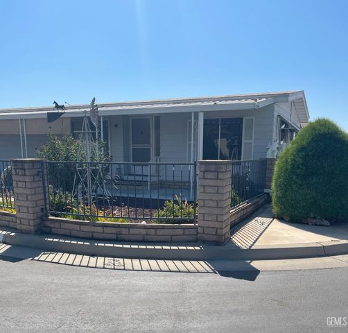 400 E Roberts Lane 68, Bakersfield, CA 93308